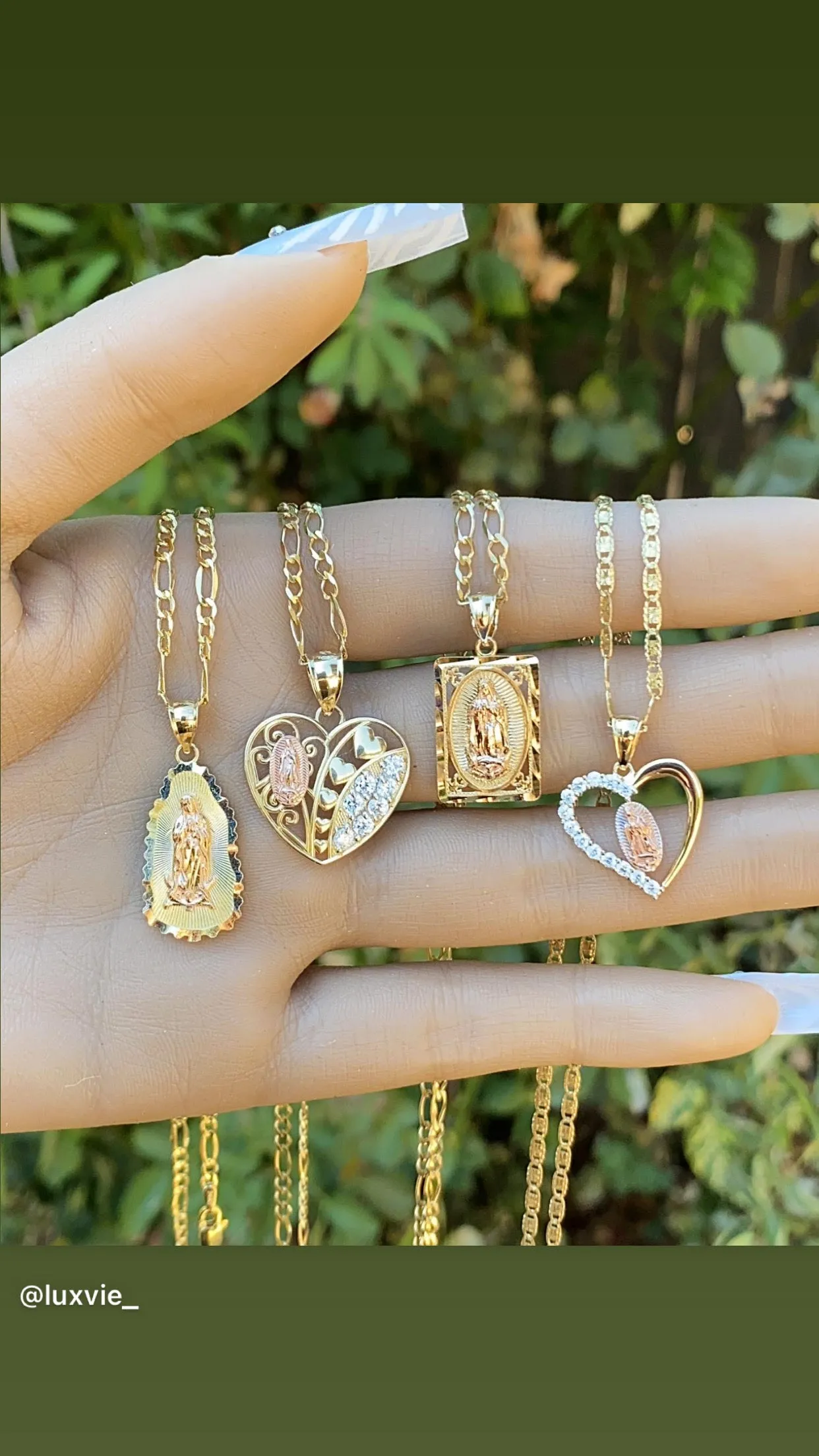 14k Gold Heart Virgencita Pendant 0387