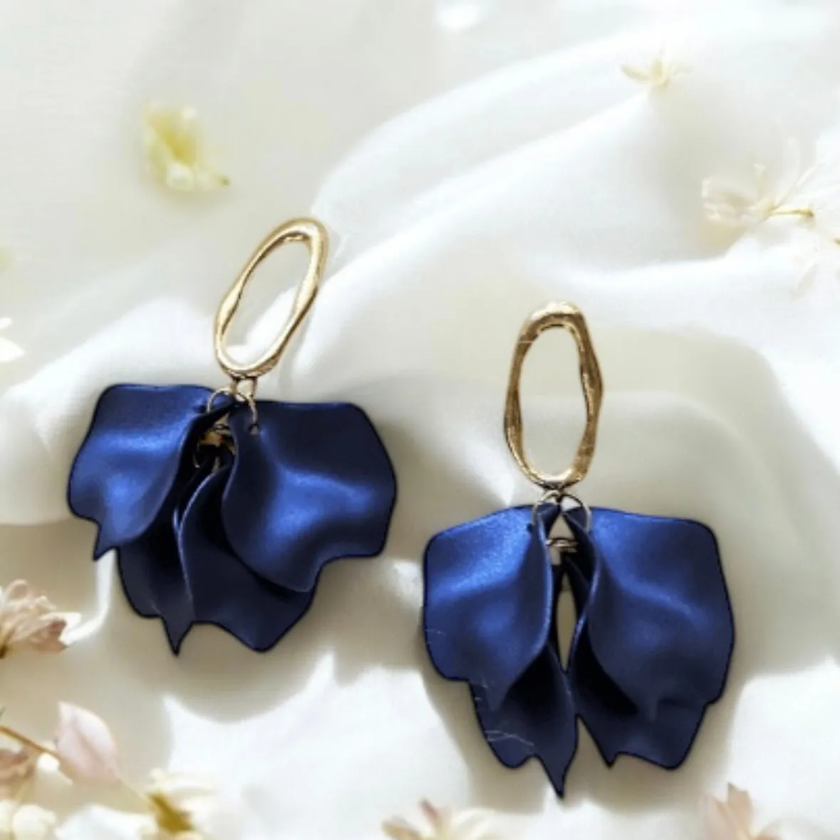 Blue - Navy blue flowers earrings | iridescent petals earrings | gold & blue floral earrings | bridal party wedding earrings