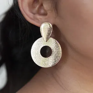 CONTEMPORARY OVERSIZED TEXTURED GOLD-TONED CIRCULAR DROP EARRINGS