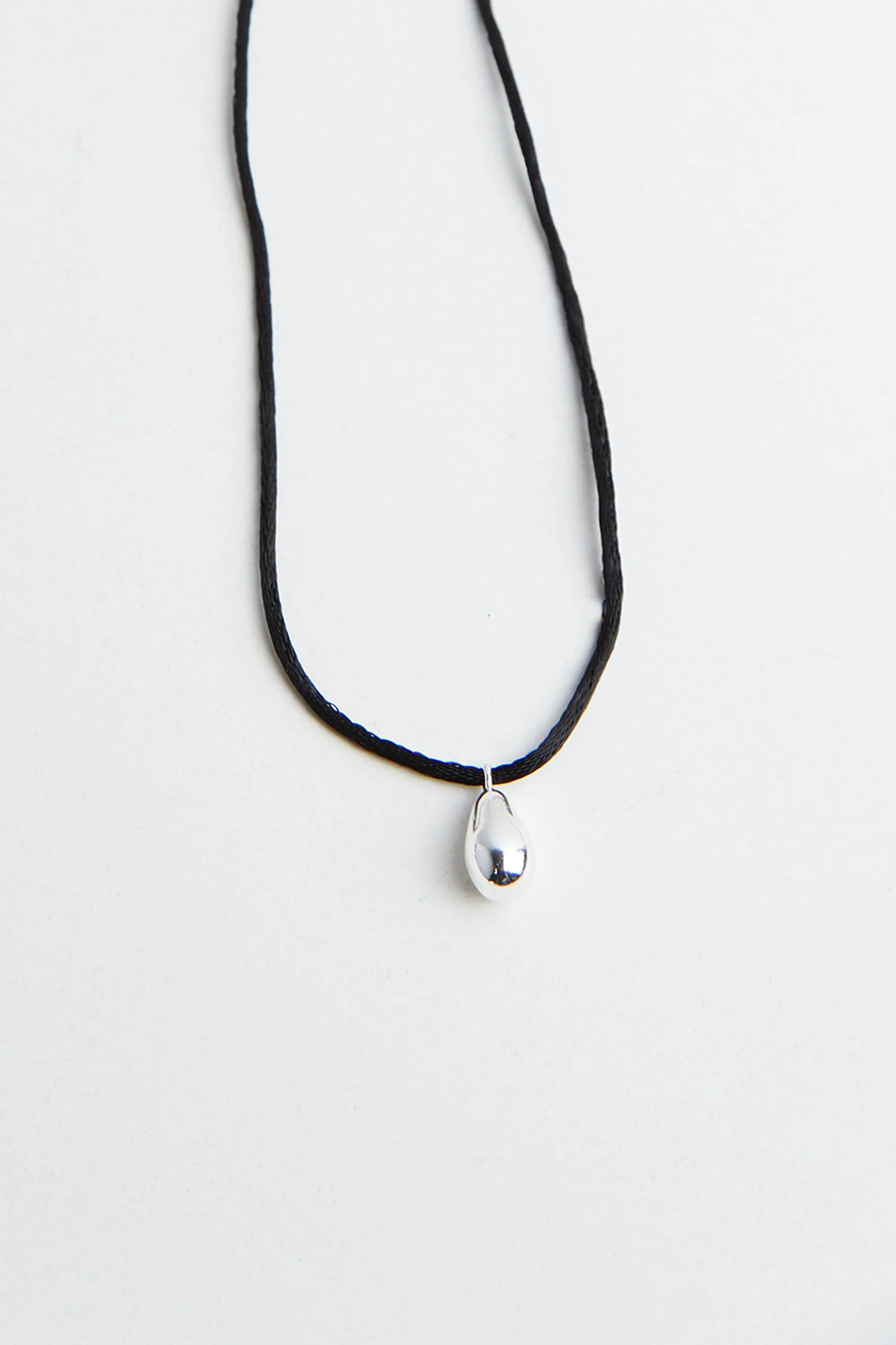 CORD NECKLACE WITH BUBBLE DROP