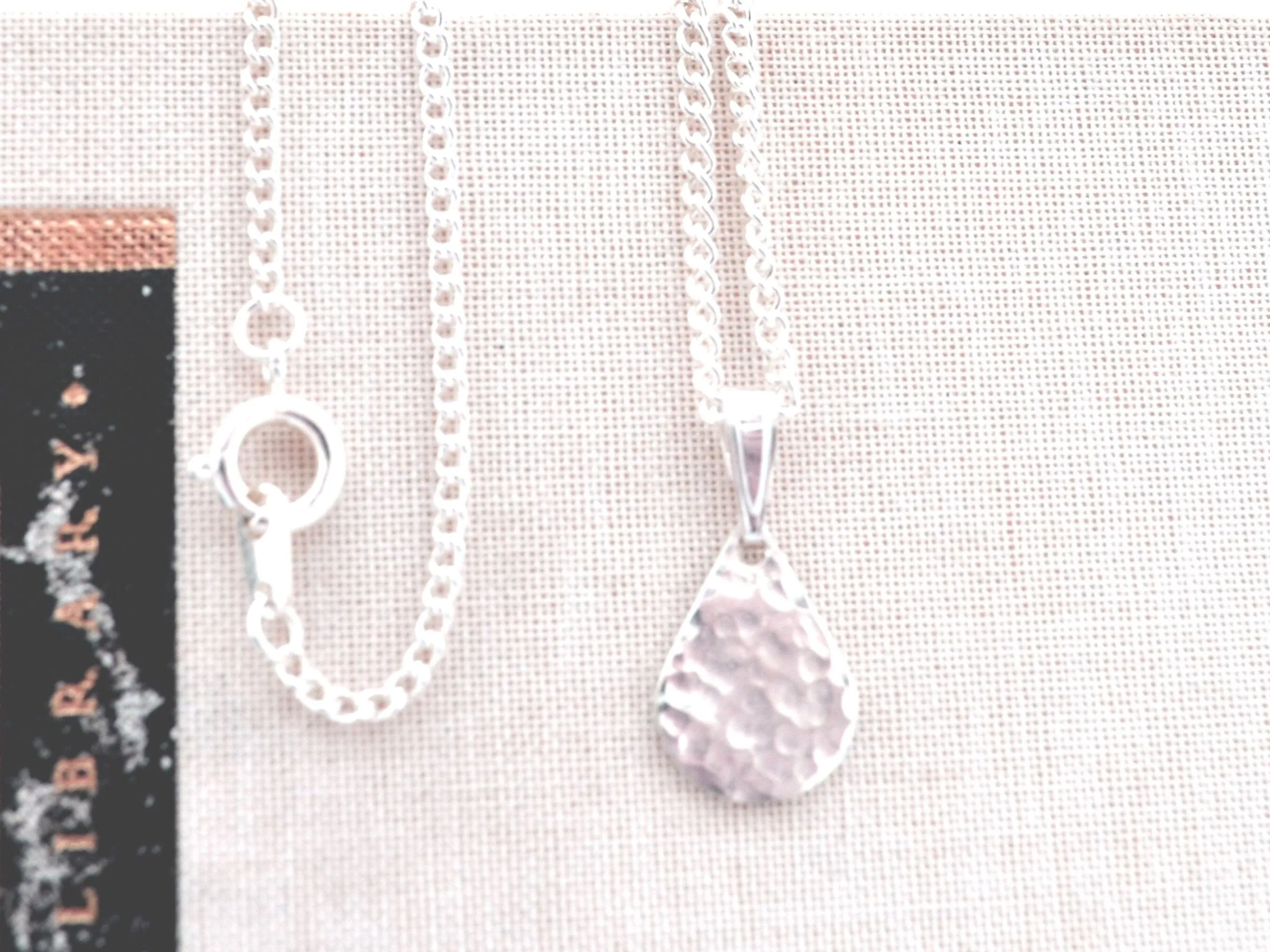 Dainty Hammered Teardrop Necklace // everyday use teardrop necklace, timeless geometrical pendant, hammered silver charm
