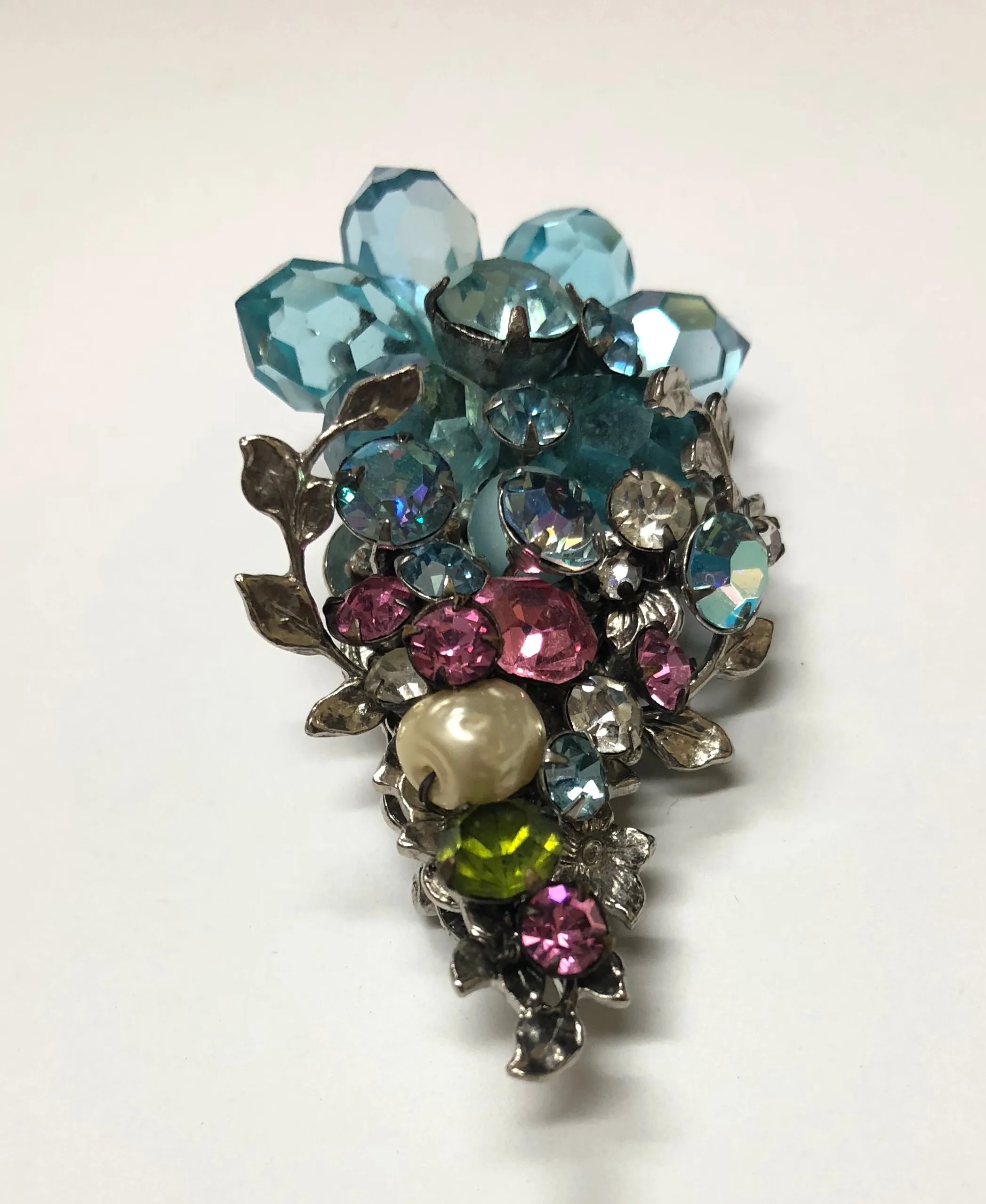 DE MARIO NY VINTAGE ENCRUSTED CRYSTAL CLIP-ON EARRINGS-BROOCH