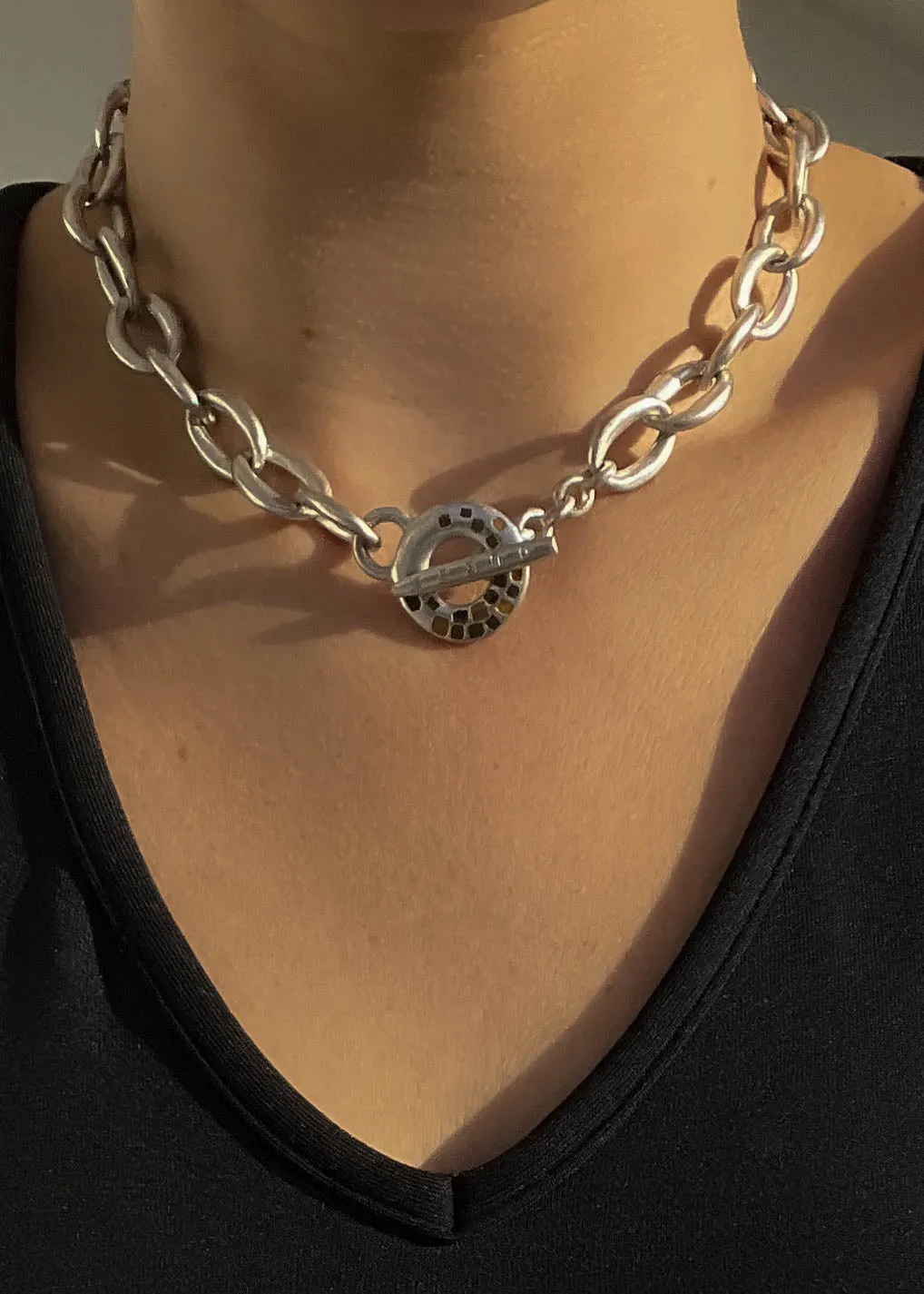 Guess Mosaic Charm Chain Choker