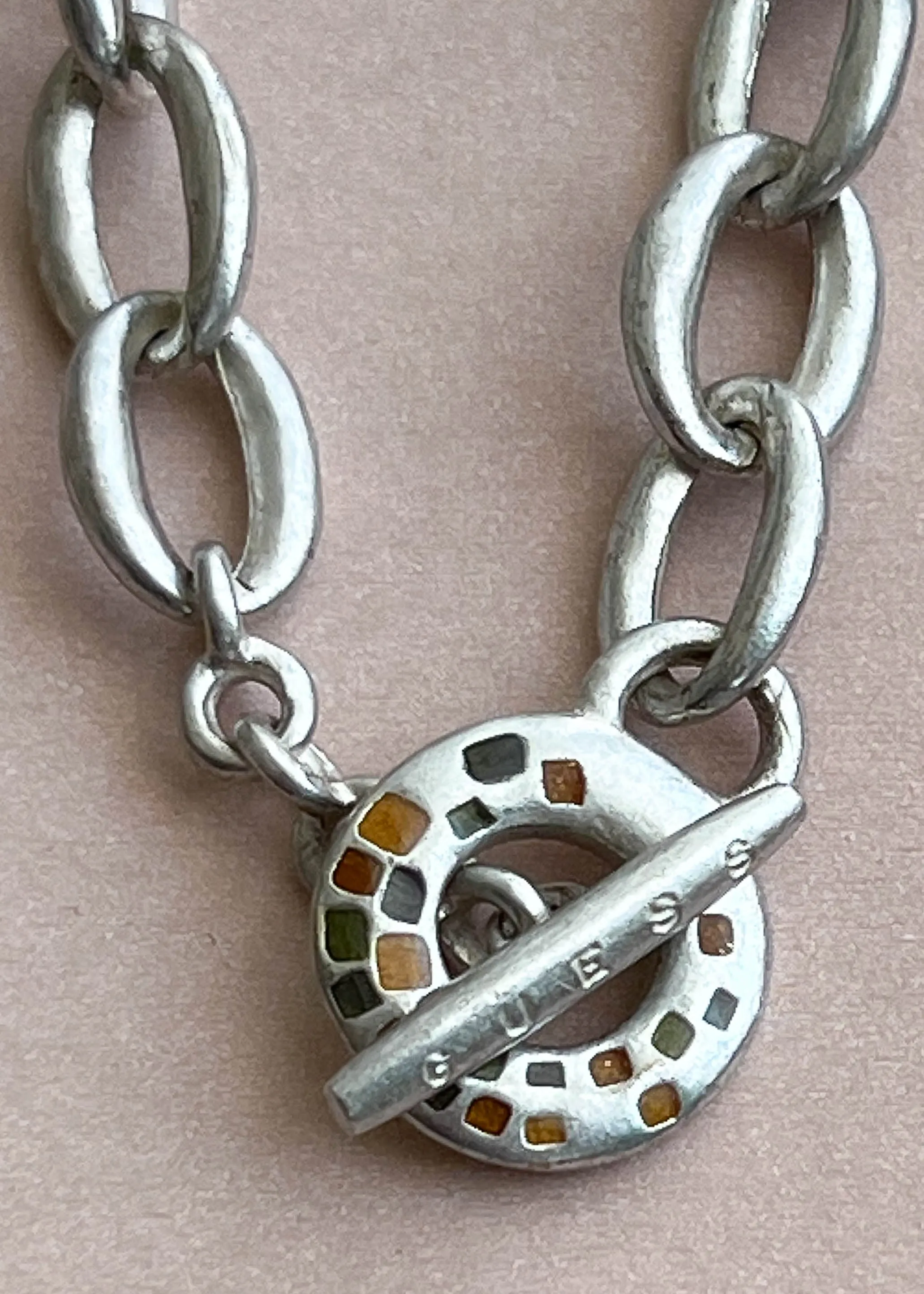 Guess Mosaic Charm Chain Choker