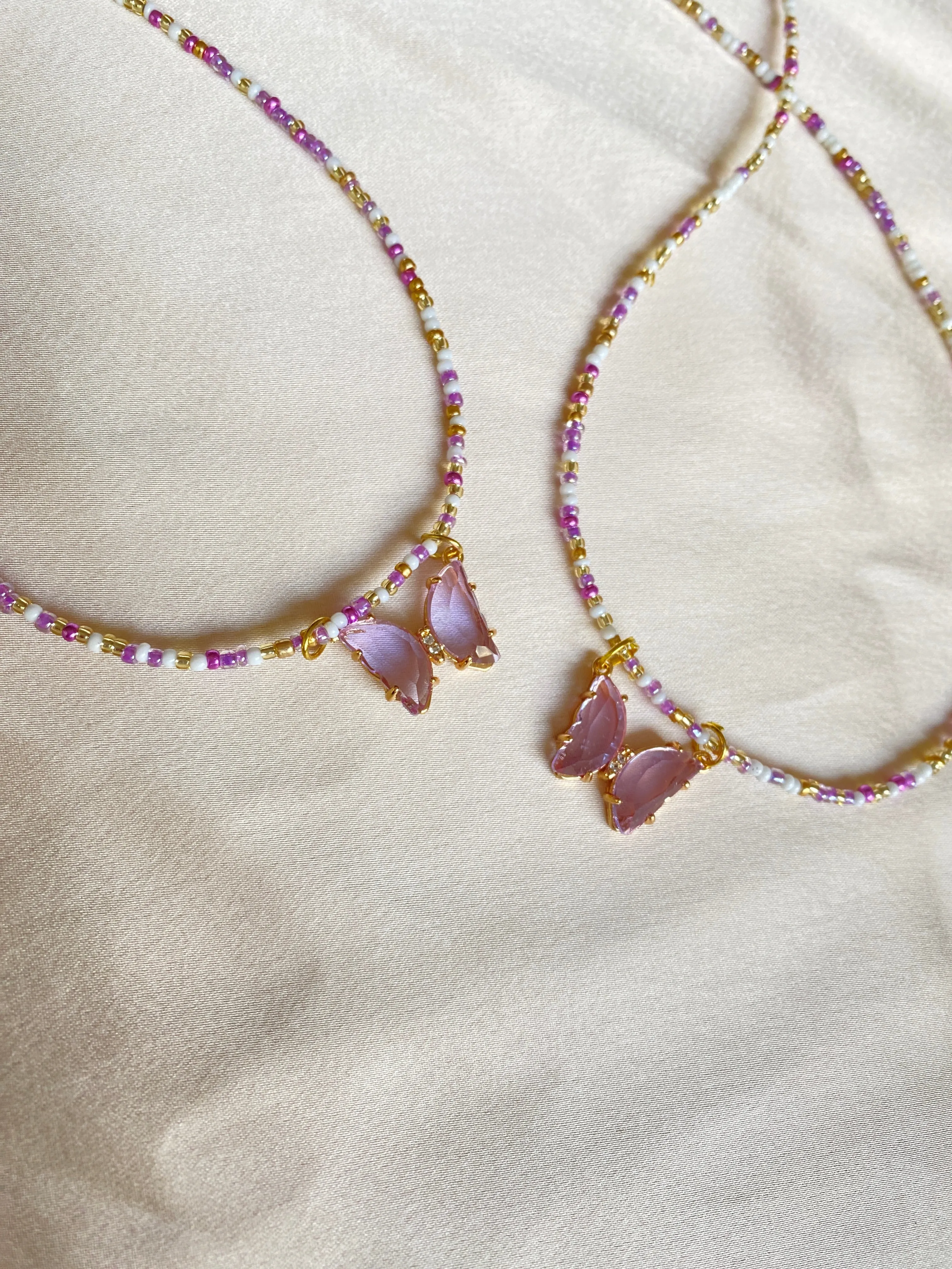 LILAC BUTTERFLY BEADS NECKLACE