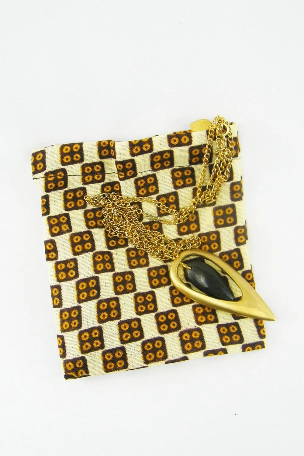 MADE Handmade Sustainable Kenyan Enzara Drop Pendant Necklace (S)