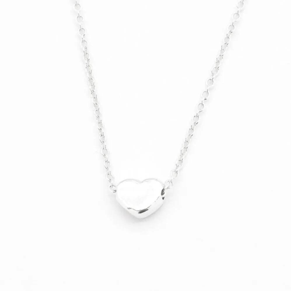 Minimalist Heart Necklace - Dainty Heart Pendant - Heart Silver Necklace