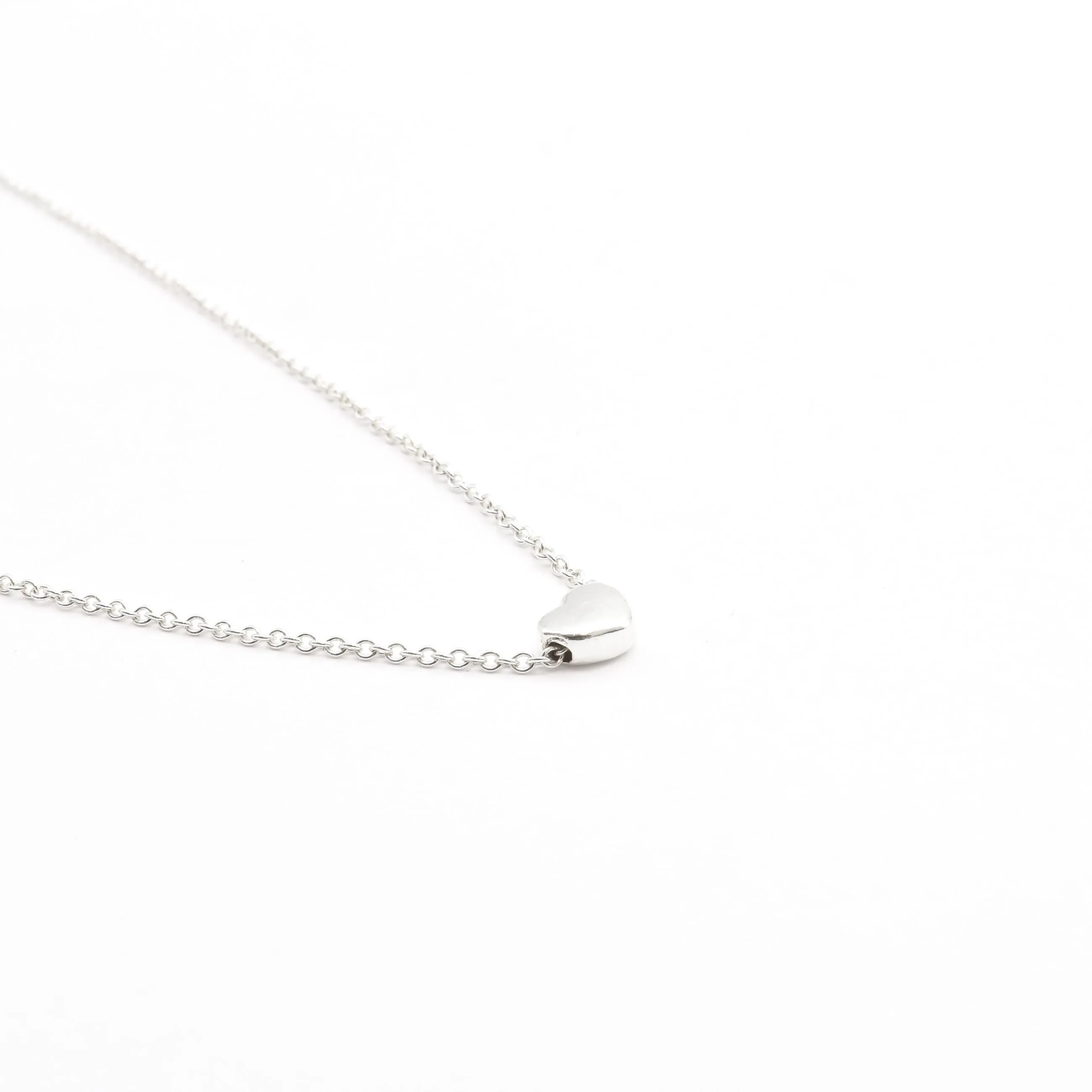 Minimalist Heart Necklace - Dainty Heart Pendant - Heart Silver Necklace