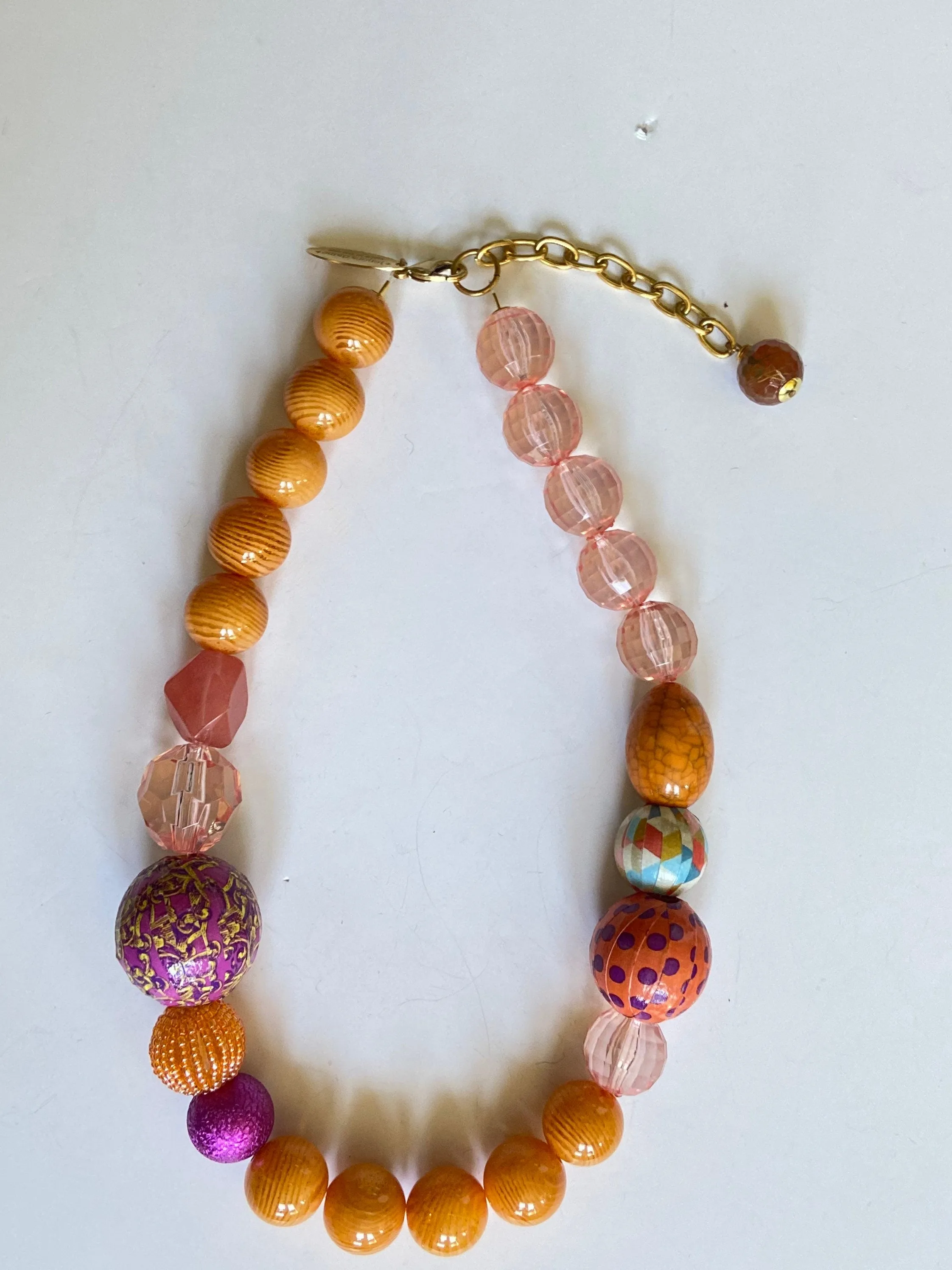 Queen Mum Lipgloss Choker Necklace