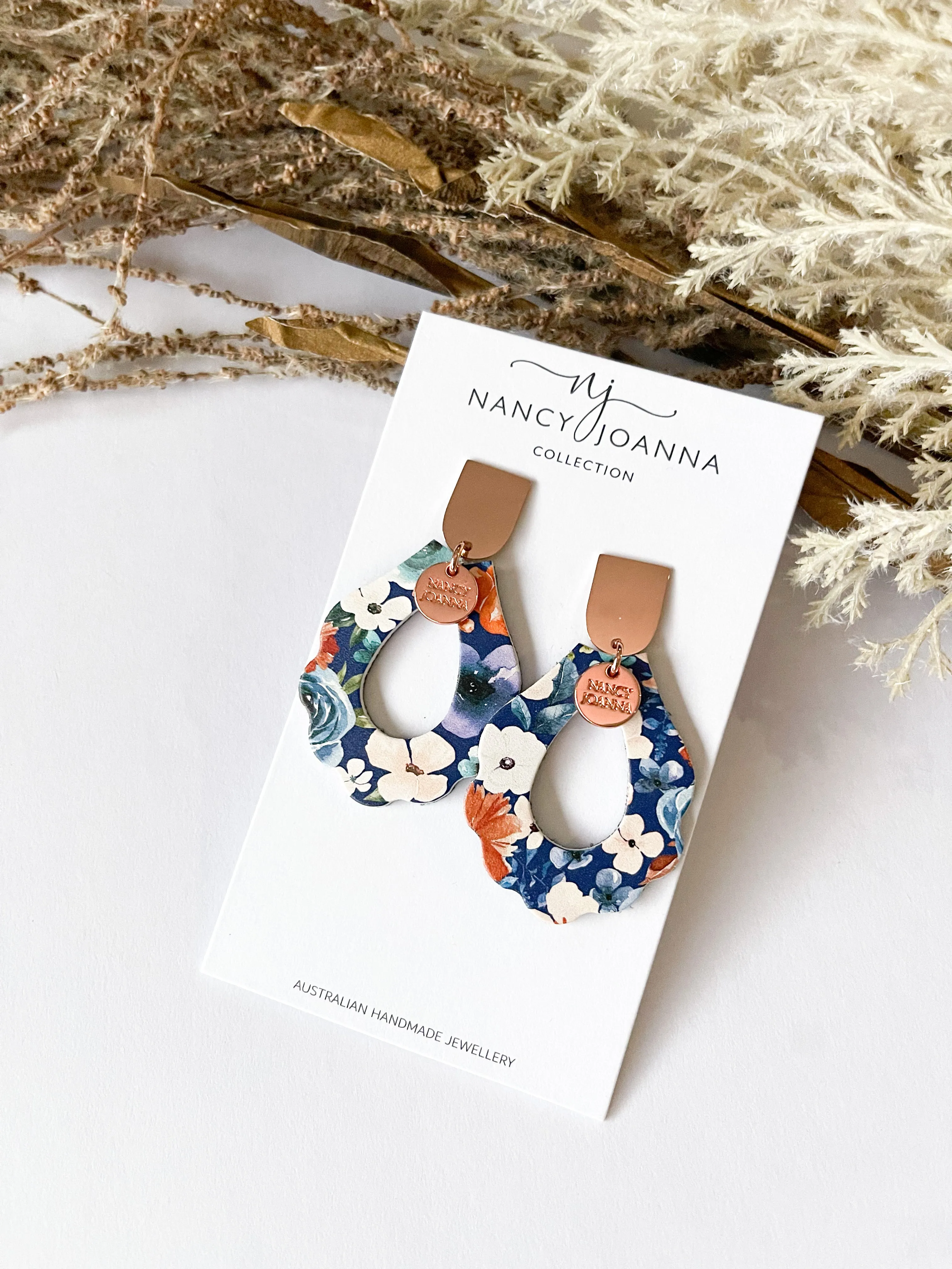 Rusty Blue Floral Wiggle Drop