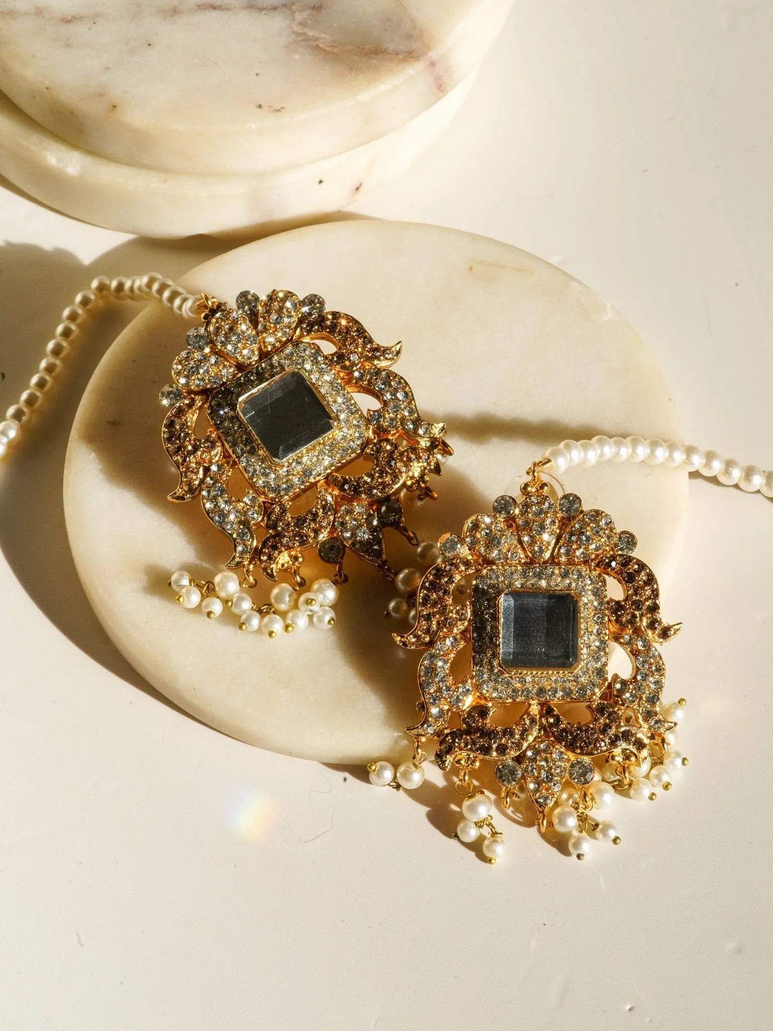 Shanzay - Mirror Embellished Choker Necklace Set