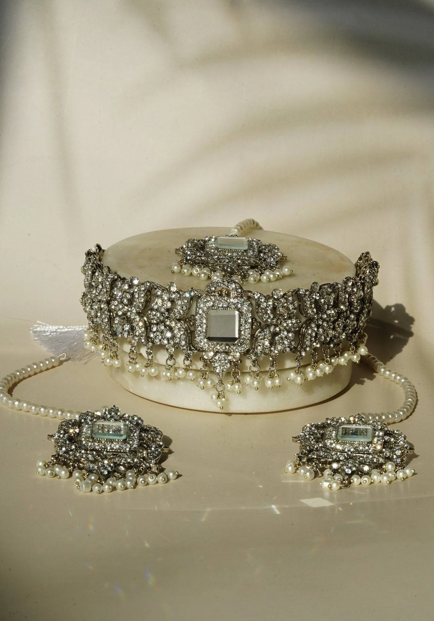 Shanzay - Mirror Embellished Choker Necklace Set