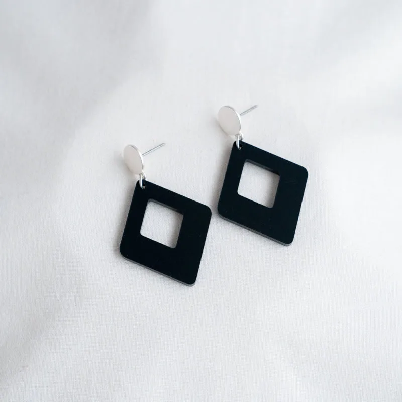 Silver 07 Black Earrings