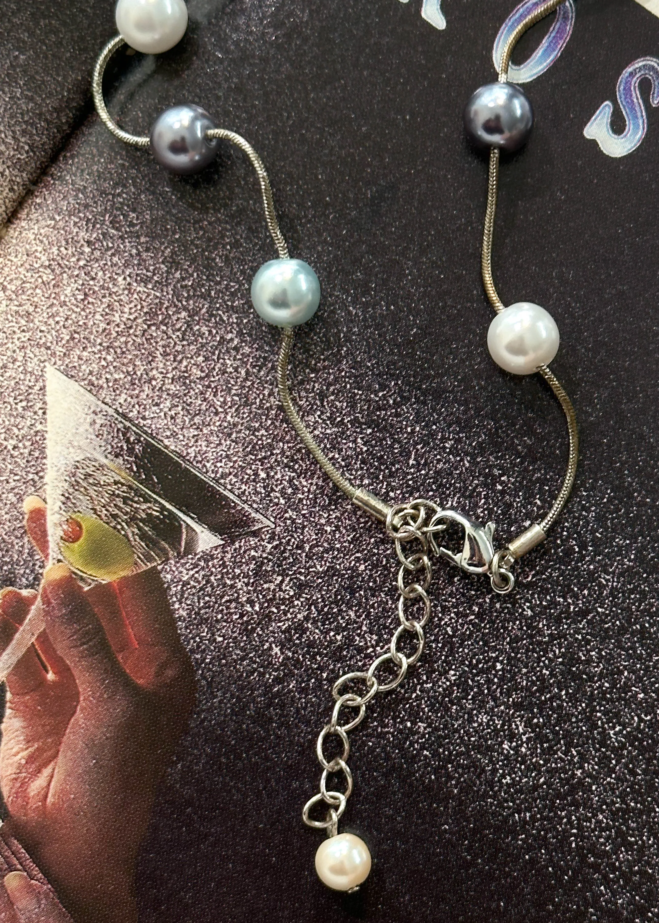 Spacey Pearls Choker