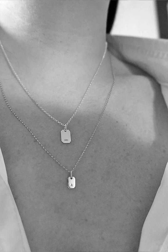 THE LOVE TAG LETTER GOLD PENDANT