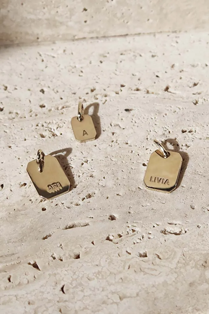 THE LOVE TAG LETTER GOLD PENDANT