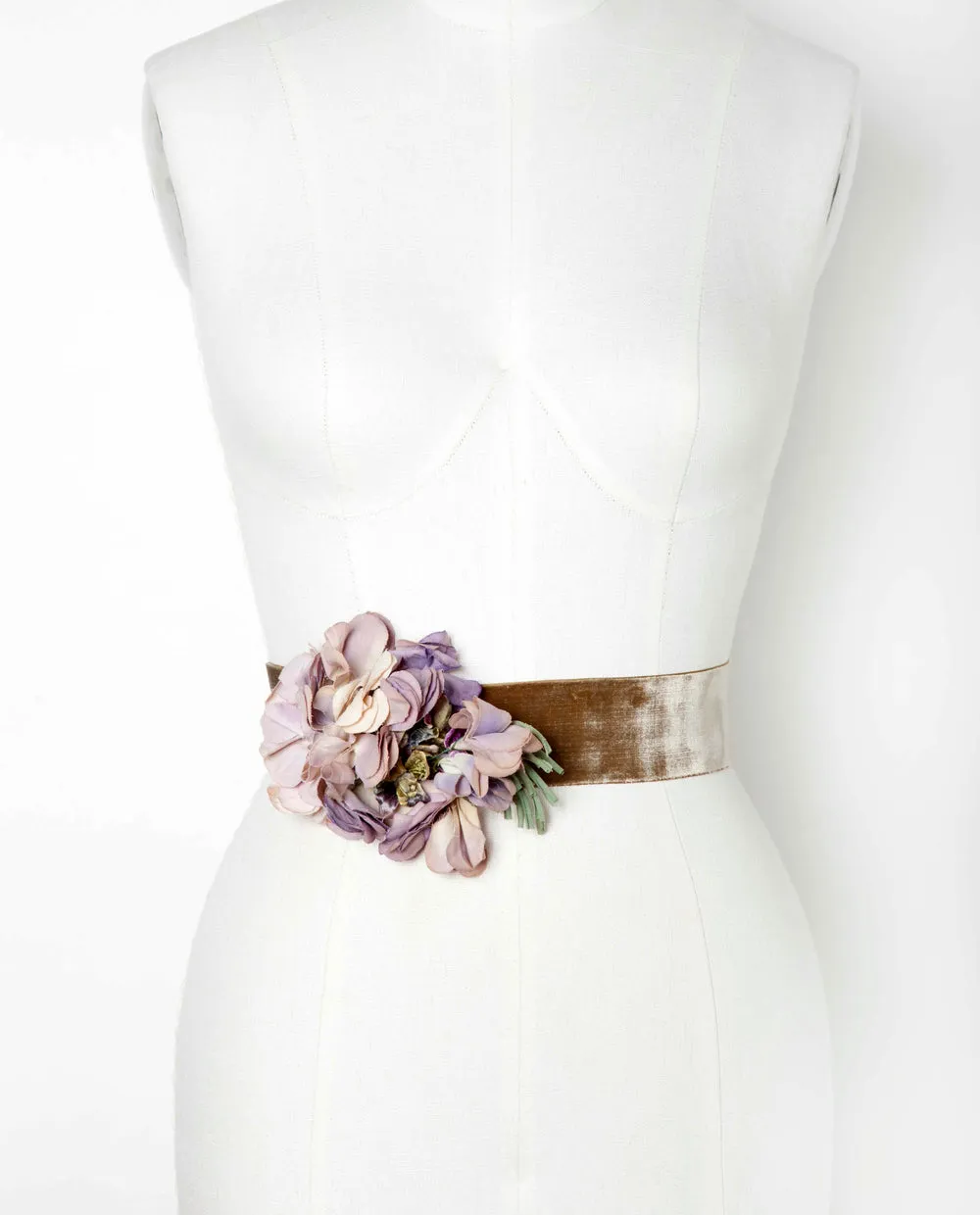 THE VICTORIA BOUQUET FLOWER BELT