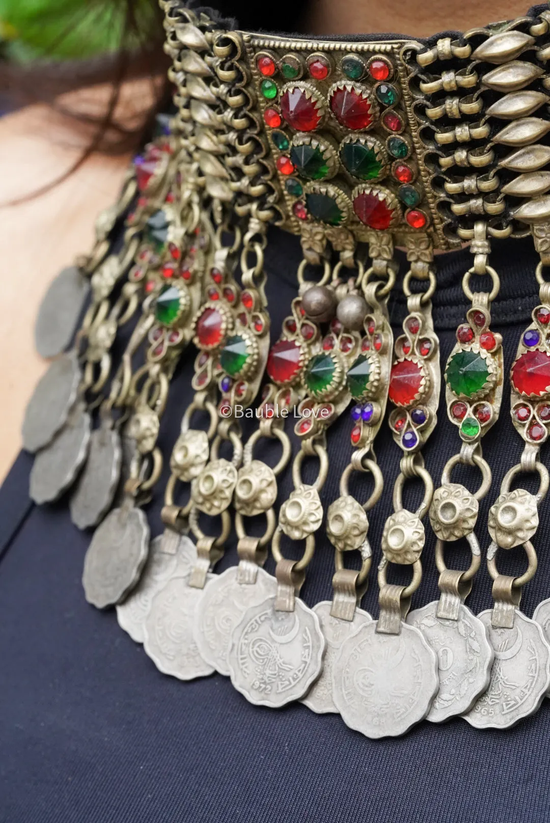Vidhi Afghan Choker