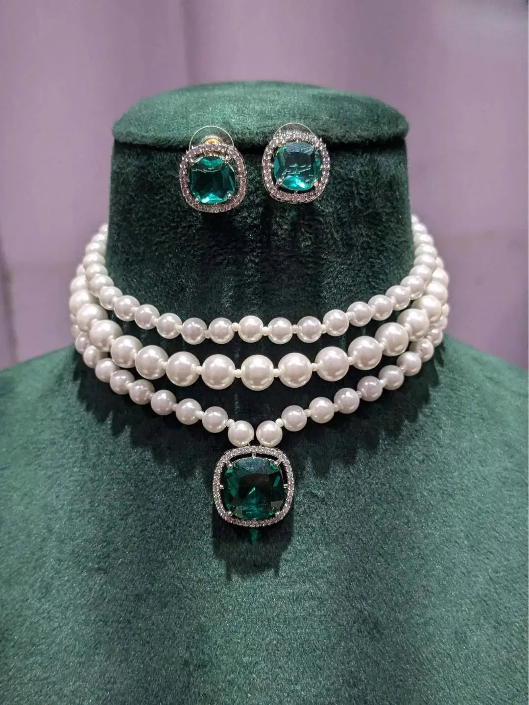 Vintage Triple Layered Pearl Choker Necklace